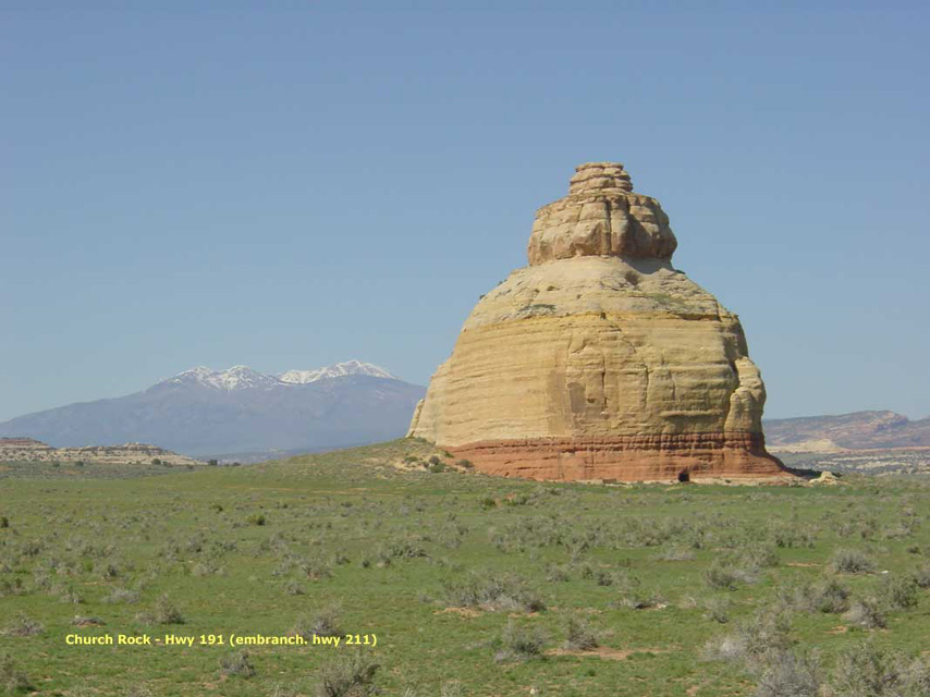 Etat Unis - Utah - Church Rock - au loin les Sal Mountains